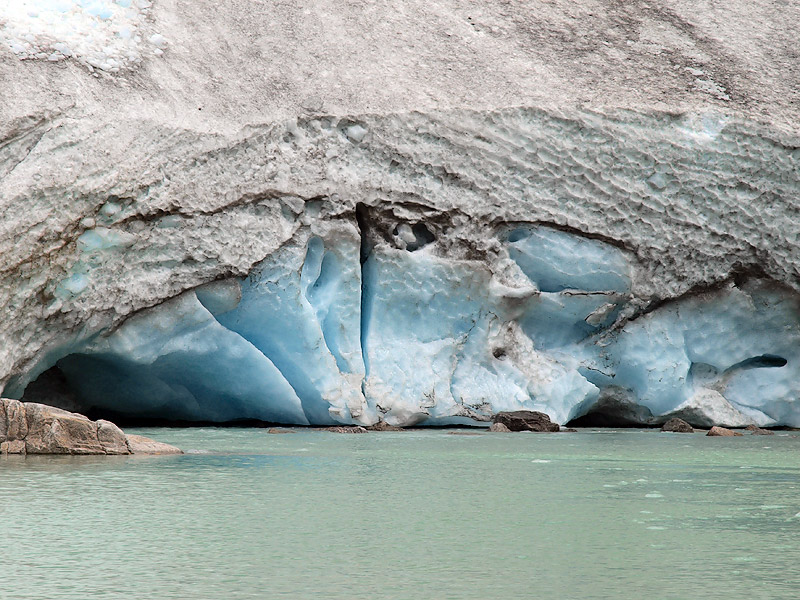 Глазами очевидцев: ледник лижет озеро языком. Тур в Норвегию: фьорды и ледник